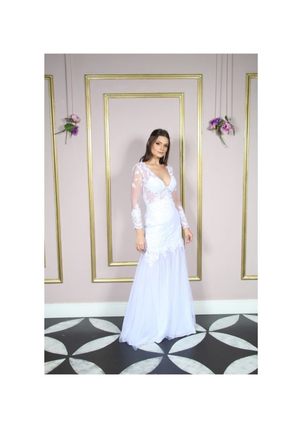 Vestido de noiva sereia, com renda soutache aplicada, manga longa com aplicação, na cor branca e saia de tule